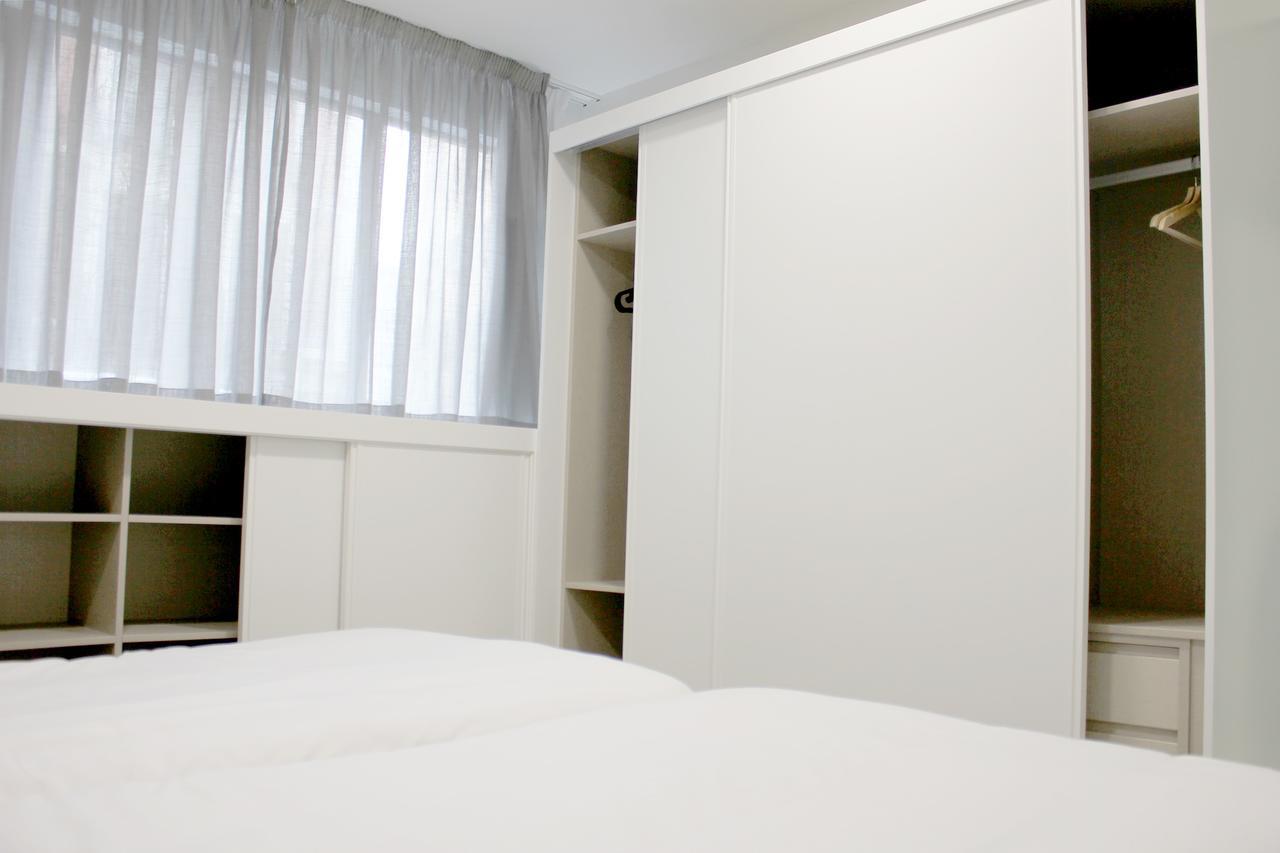 Apartamentos Funway Madrid Bagian luar foto