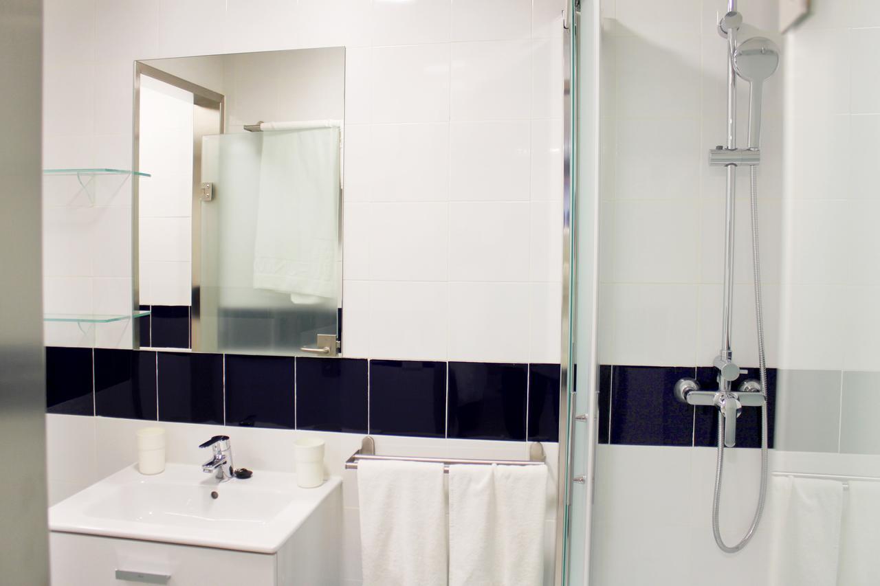Apartamentos Funway Madrid Bagian luar foto