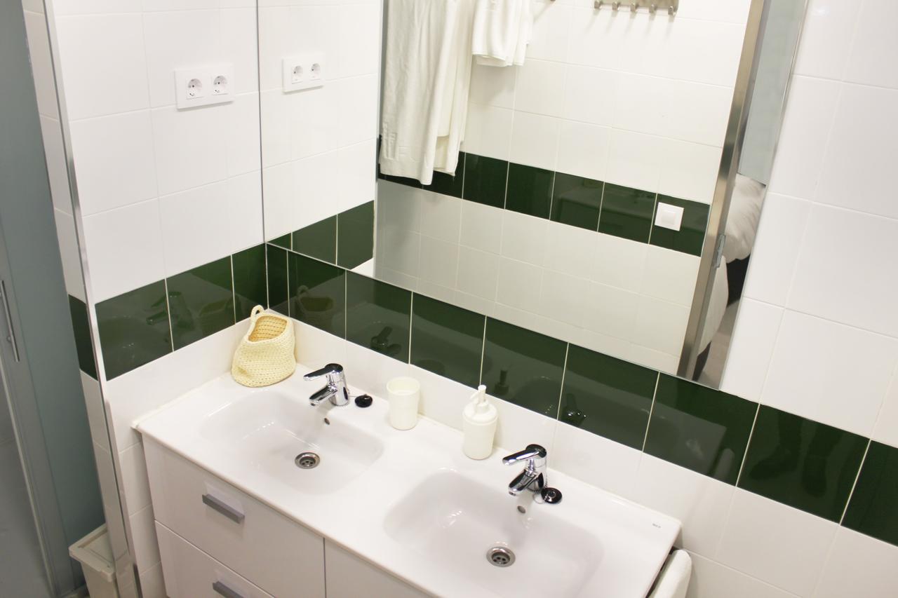 Apartamentos Funway Madrid Bagian luar foto